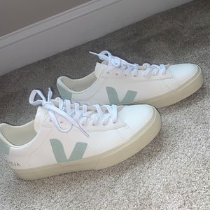 Brand new women’s veja shoes